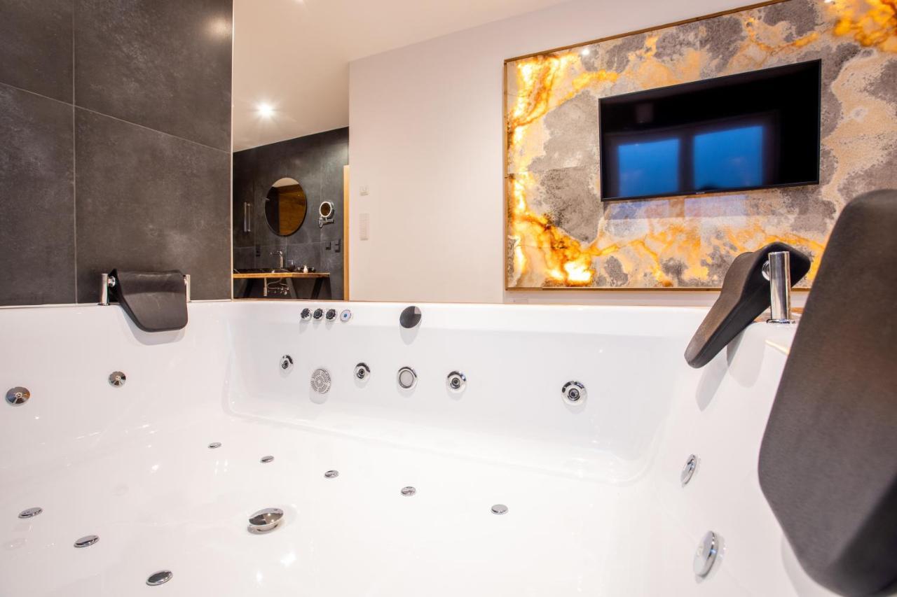 Private Spa & Garden Alpi การ์มิช-พาร์เทนเคียร์เชน ภายนอก รูปภาพ
