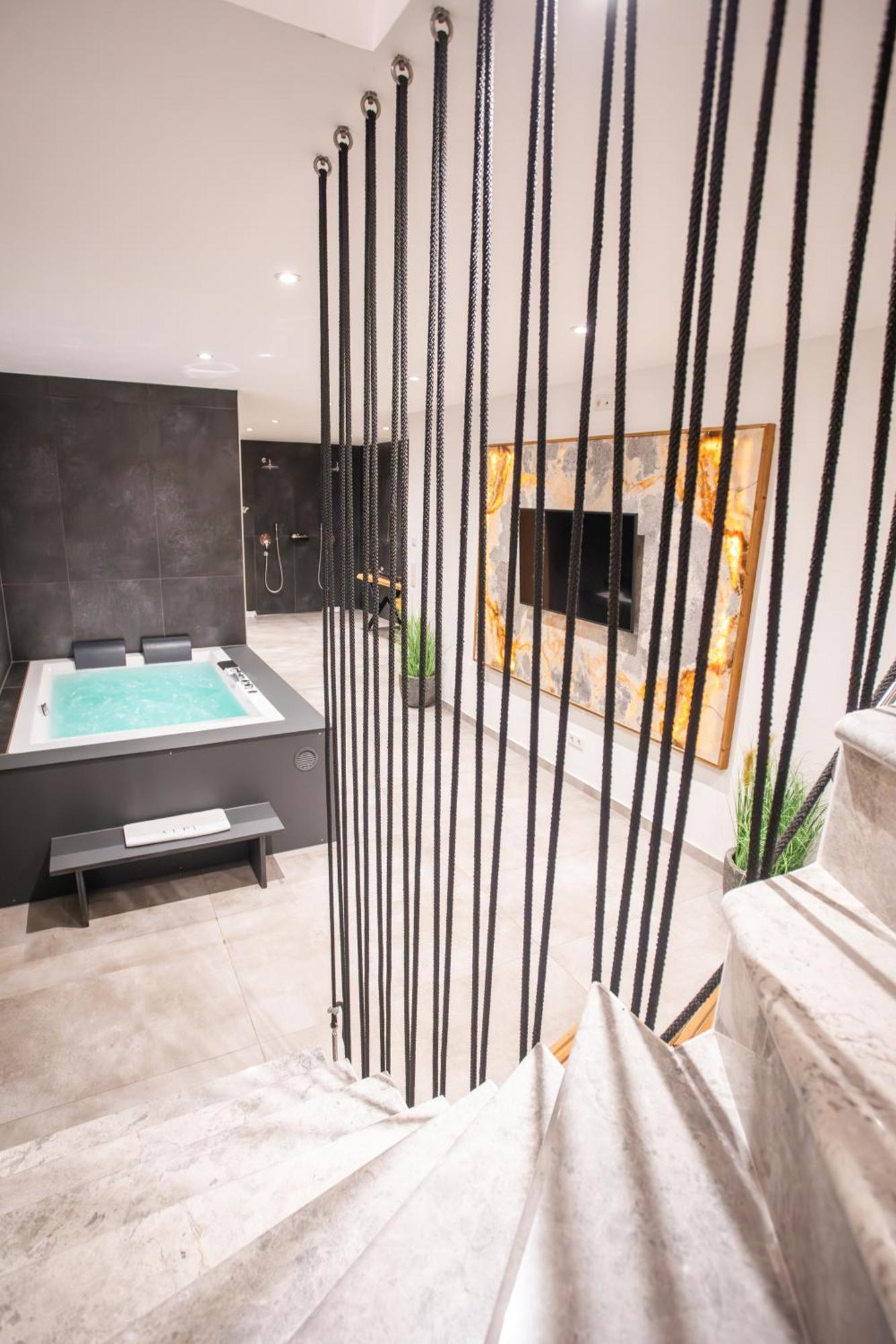 Private Spa & Garden Alpi การ์มิช-พาร์เทนเคียร์เชน ภายนอก รูปภาพ