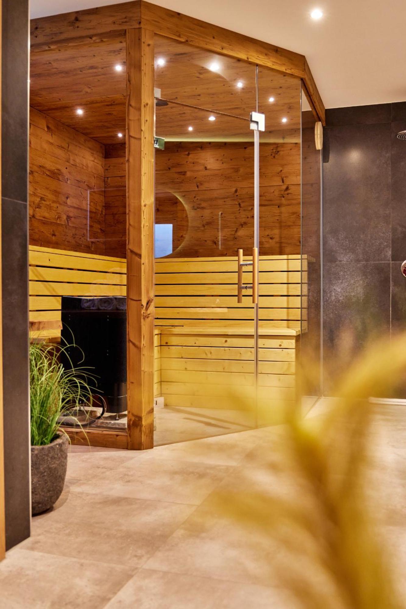 Private Spa & Garden Alpi การ์มิช-พาร์เทนเคียร์เชน ภายนอก รูปภาพ