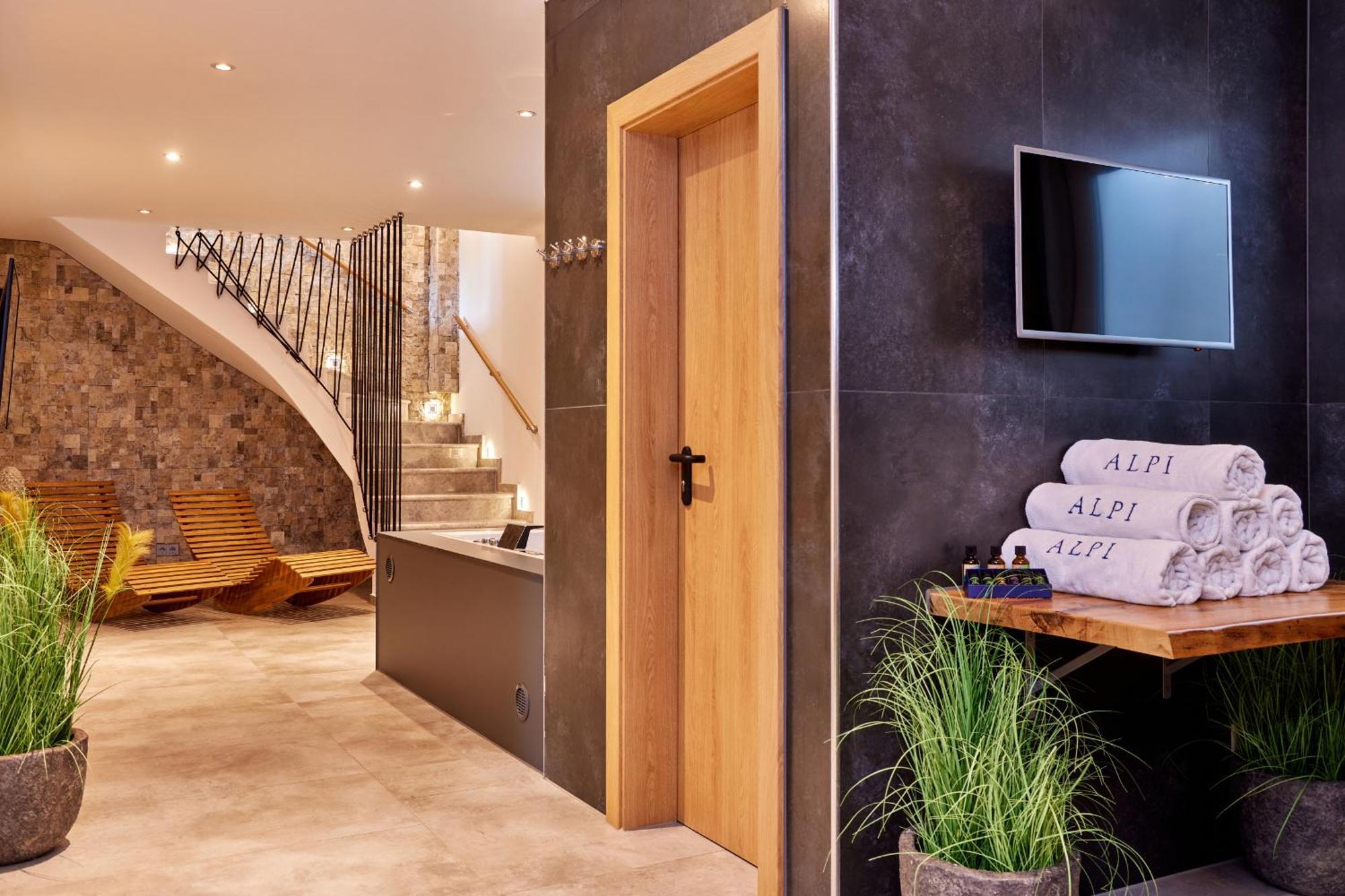 Private Spa & Garden Alpi การ์มิช-พาร์เทนเคียร์เชน ภายนอก รูปภาพ