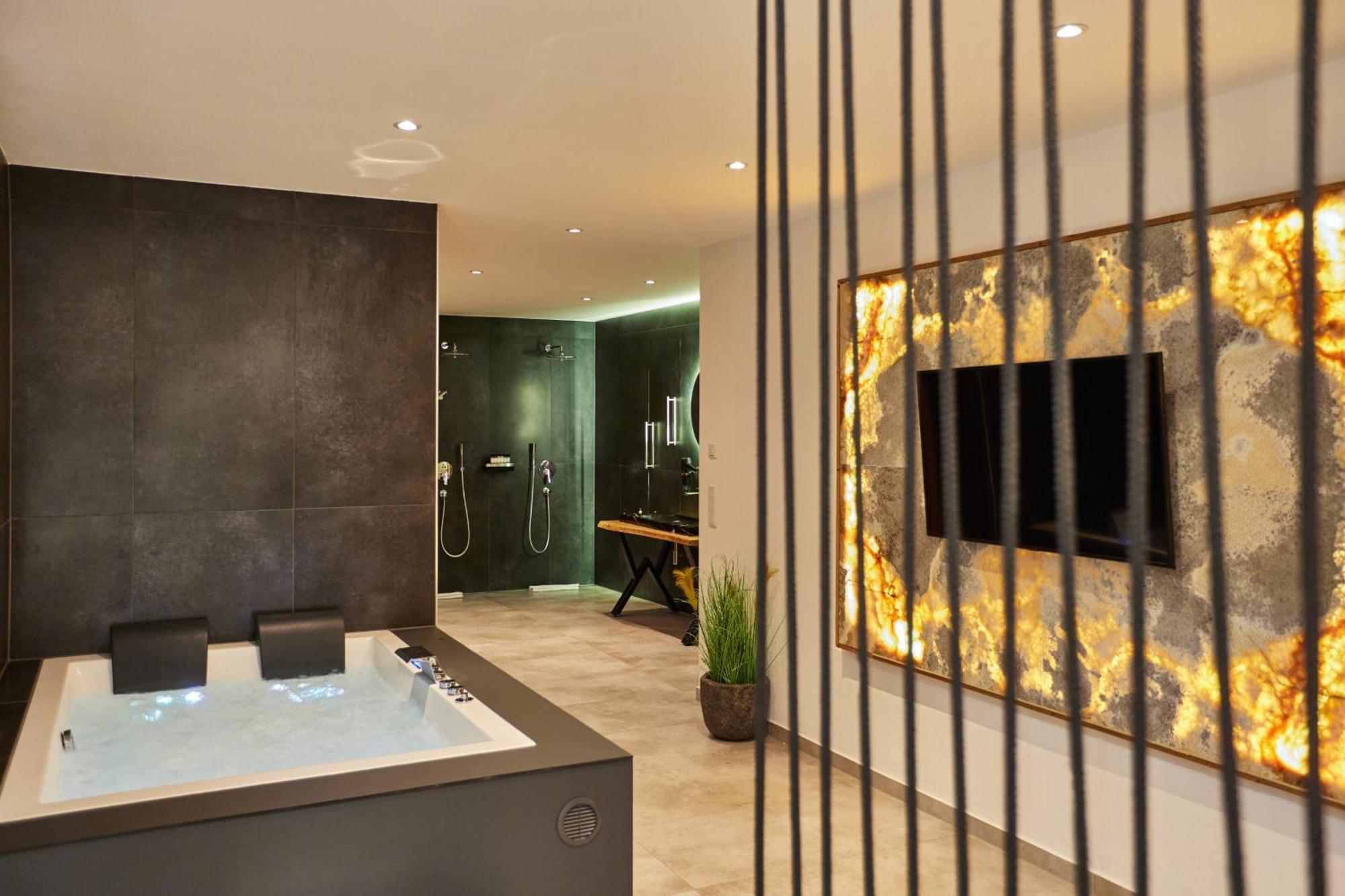 Private Spa & Garden Alpi การ์มิช-พาร์เทนเคียร์เชน ภายนอก รูปภาพ