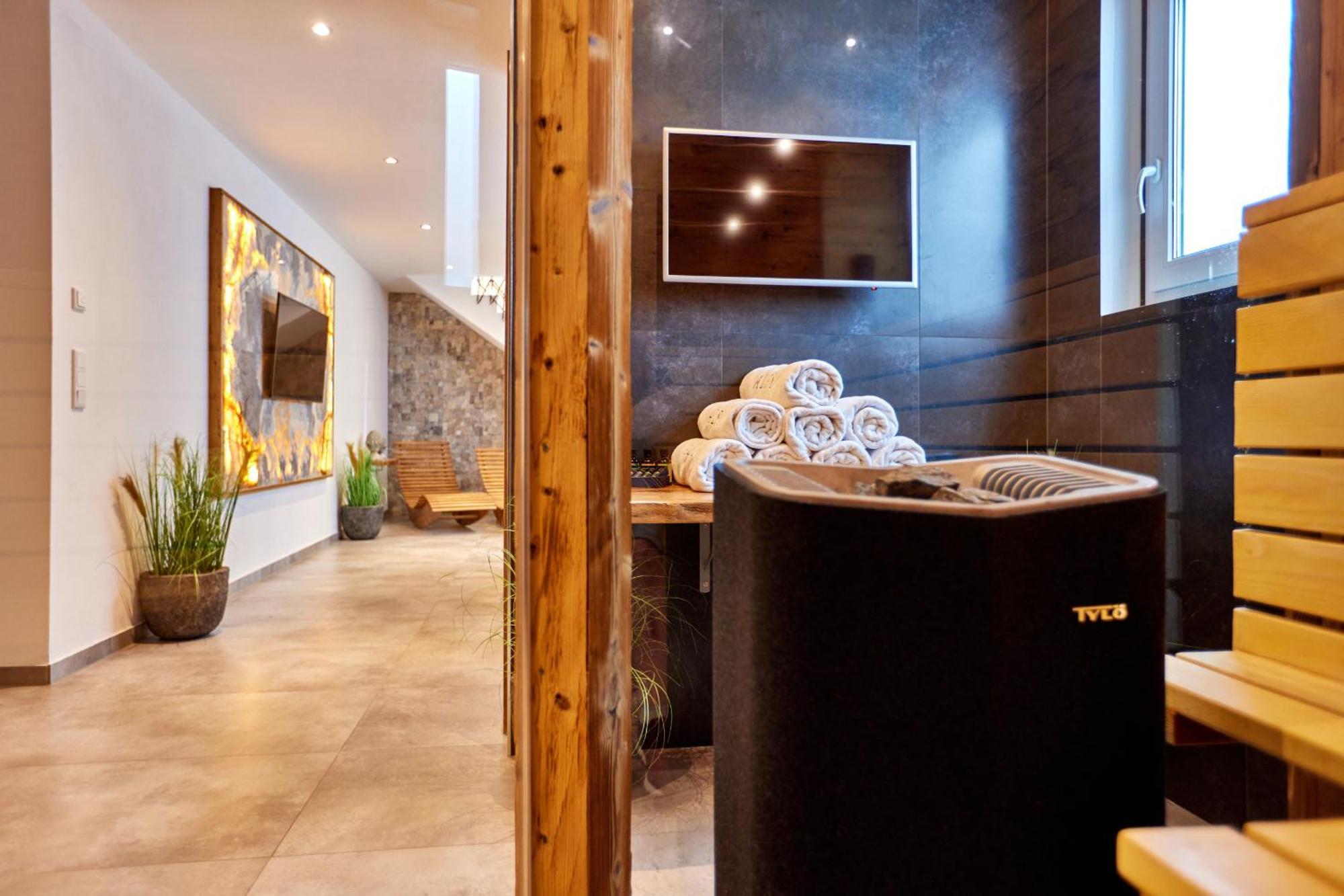 Private Spa & Garden Alpi การ์มิช-พาร์เทนเคียร์เชน ภายนอก รูปภาพ
